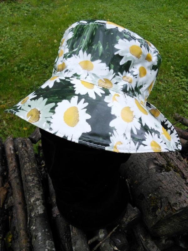B001.25.00 - Chapeau de pluie -  forme bob - Marguerites