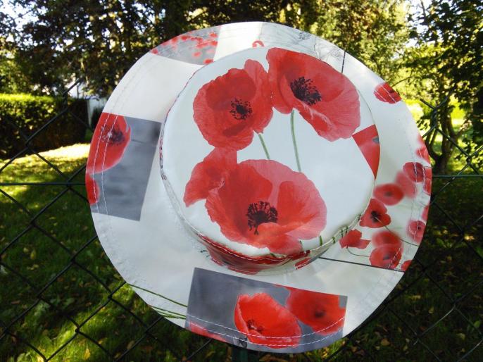 chapeau de pluie - forme capeline -  Coquelicots