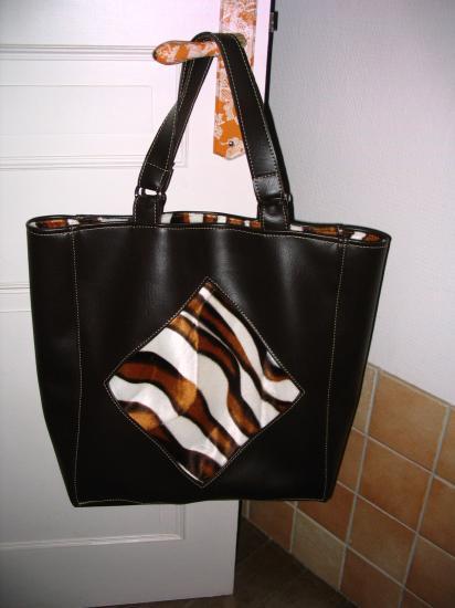 Sac en simili marron avec appliqué zèbre