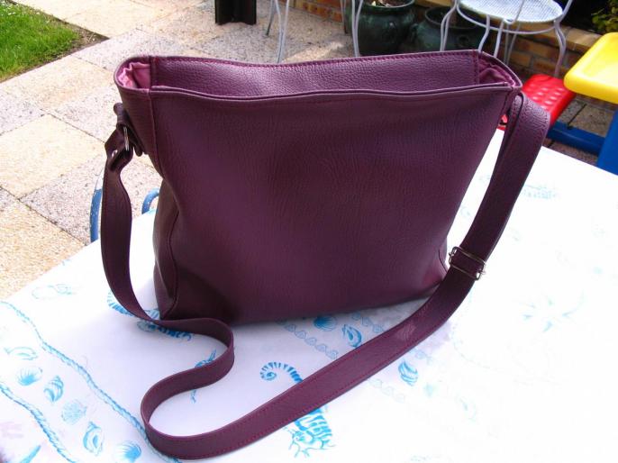Sac en simili aubergine