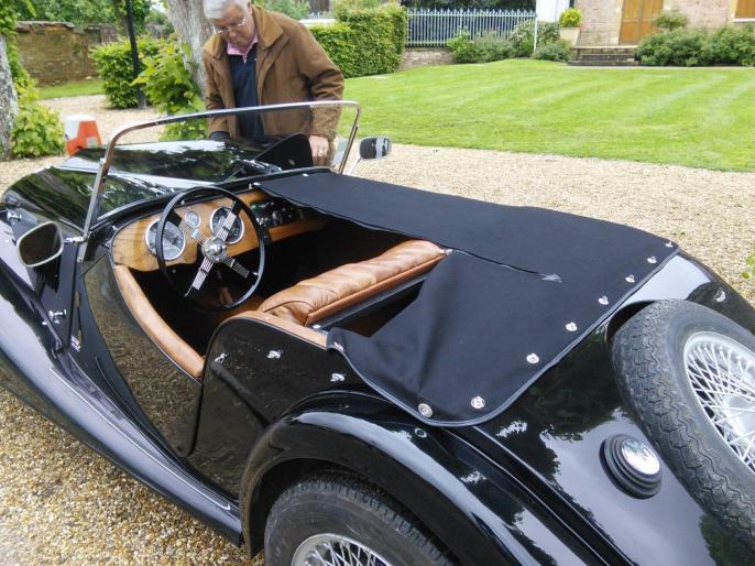 Morgan 4x4 couvre-tonneau ouvert