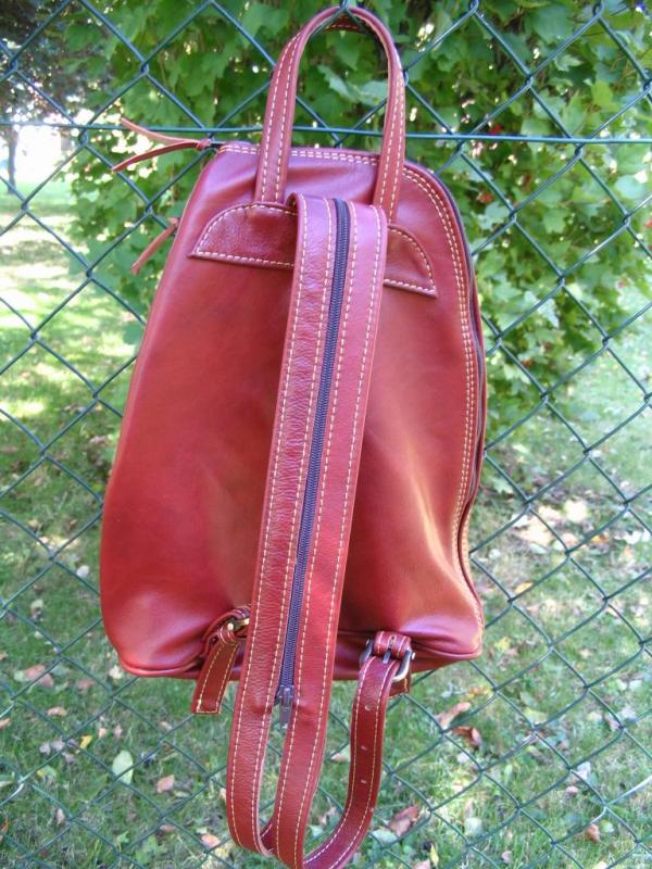 Sac à dos en cuir rouge brique - dos