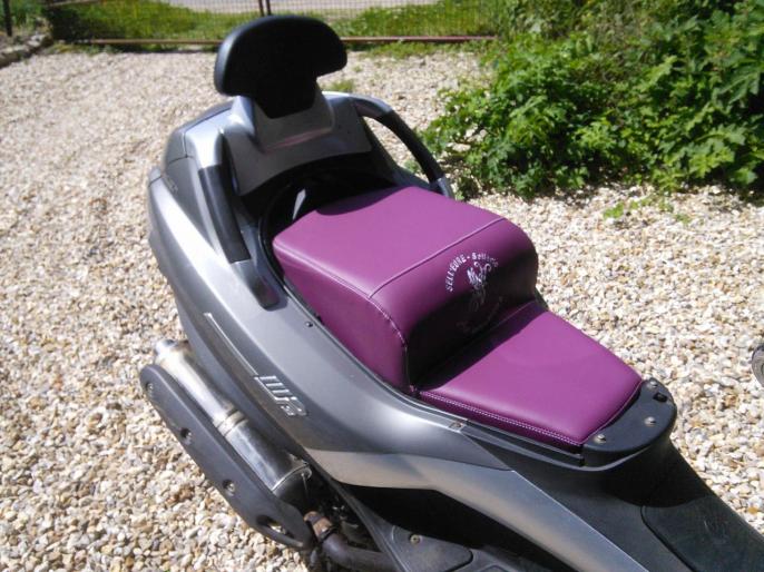 Selle scooter modifiée et rabaissée